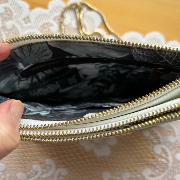 Ted Baker white leather crossbody bag chain strap - Picture 6 of 6